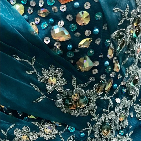 Ball Gown👑Pageant Gown Prom Gown Your Gown Gorgeous color and sequins decals 🌹 - Picture 12 of 16